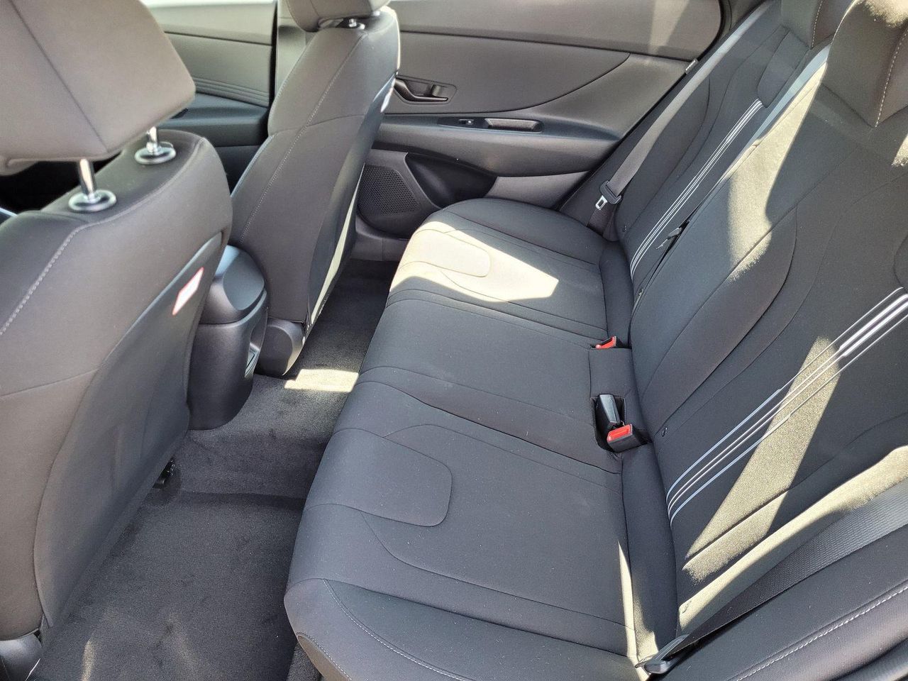 2025 Hyundai Elantra SEL Sport photo 8