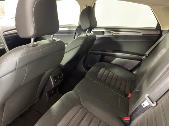 2020 Ford Fusion SE photo 33