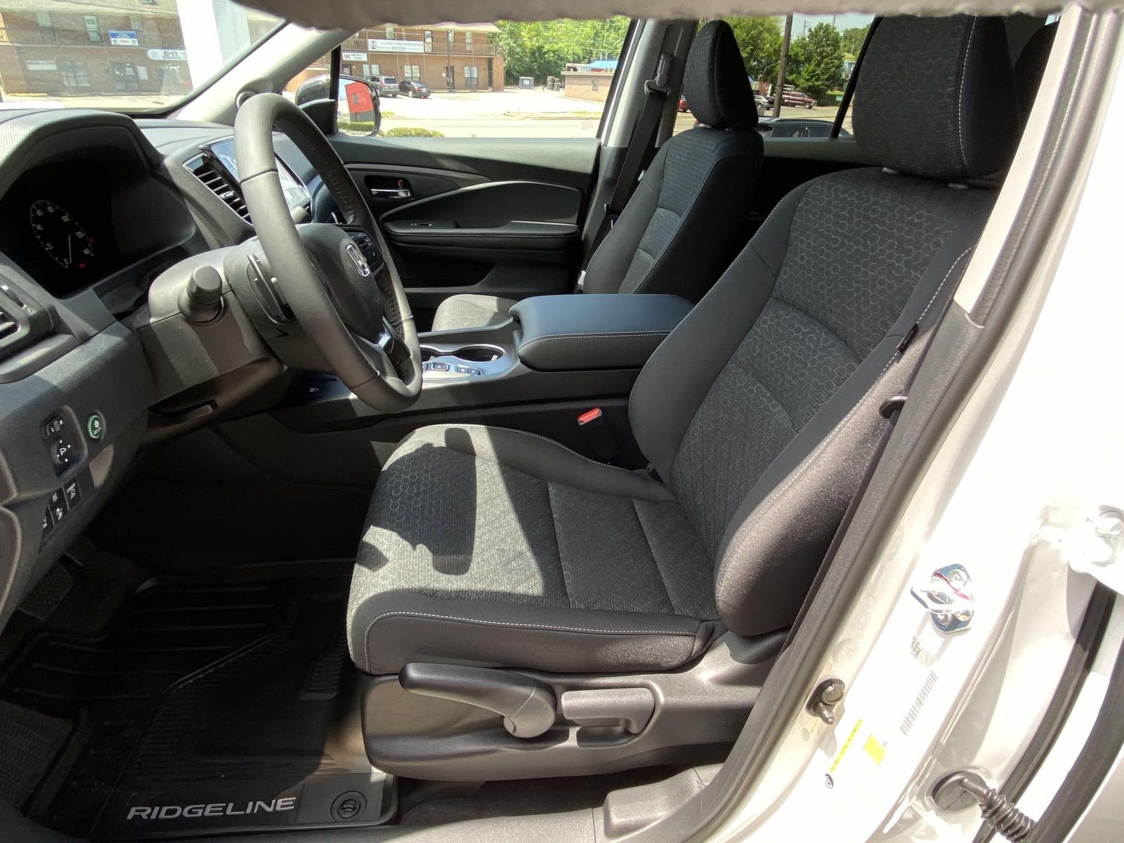 2024 Honda Ridgeline photo 6