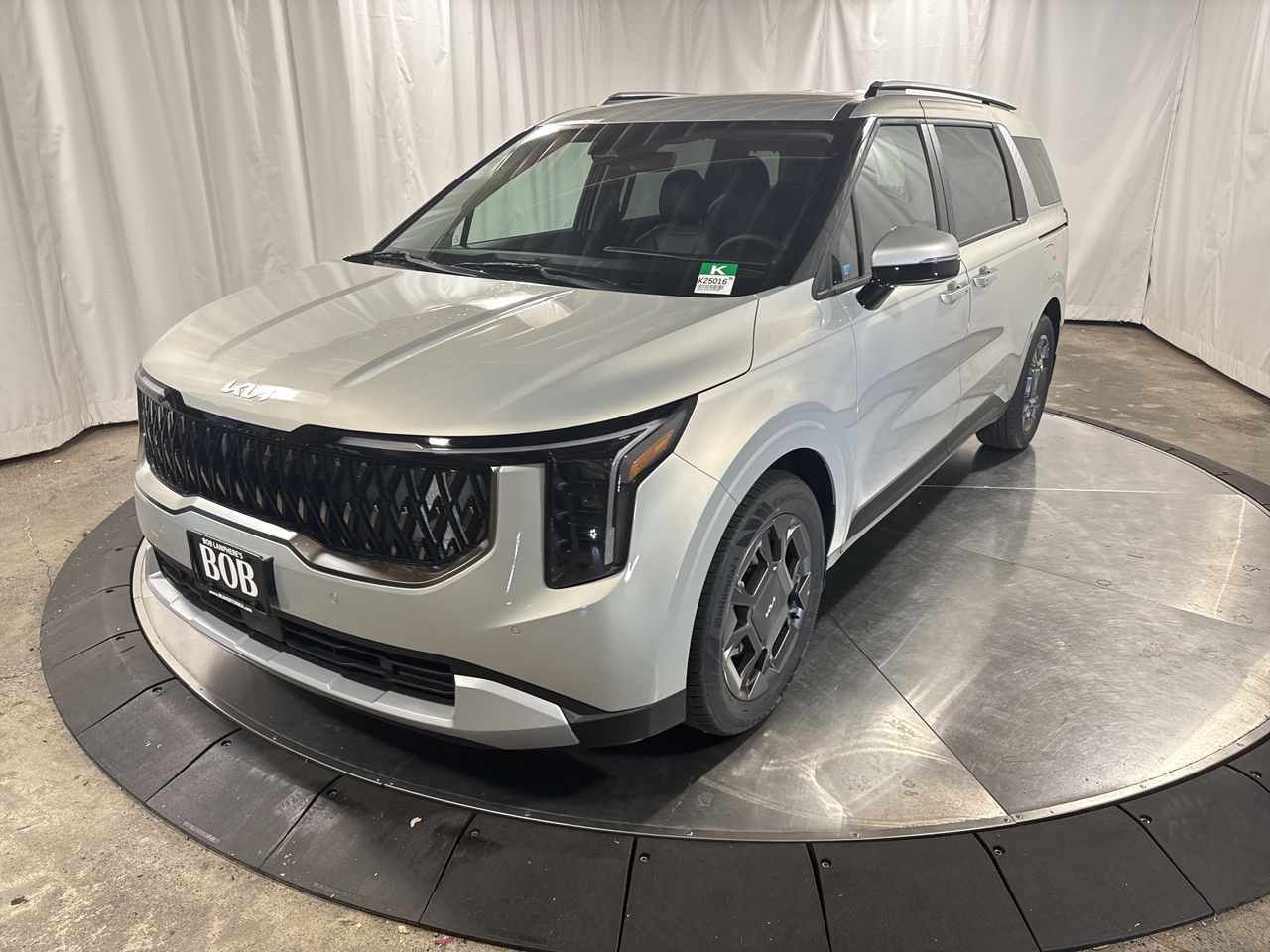 2026 Kia Carnival EX's photo