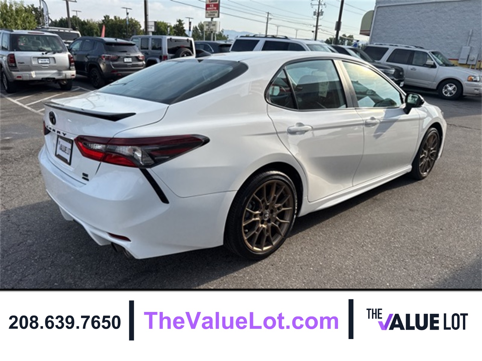 2024 Toyota Camry SE photo 4