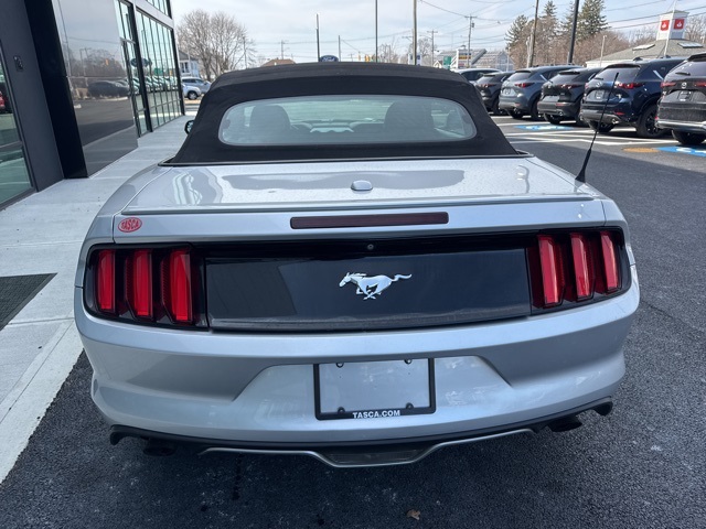 2016 Ford Mustang EcoBoost Premium photo 4