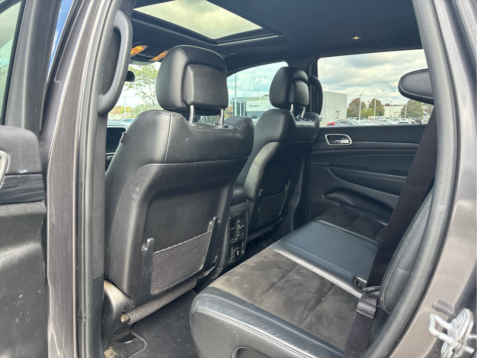 2021 Jeep Grand Cherokee Laredo X photo 4