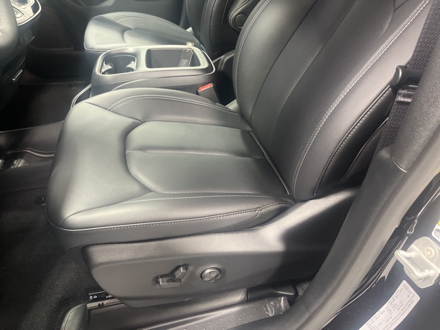 2025 Chrysler Voyager LX photo 7