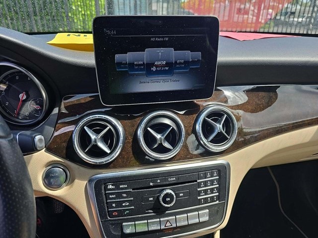 2018 Mercedes Benz CLA 250 photo 8