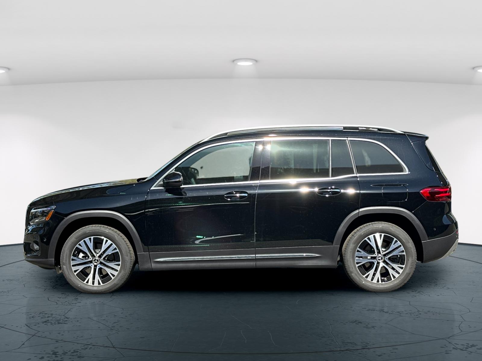 2025 Mercedes Benz GLB 250 photo 3