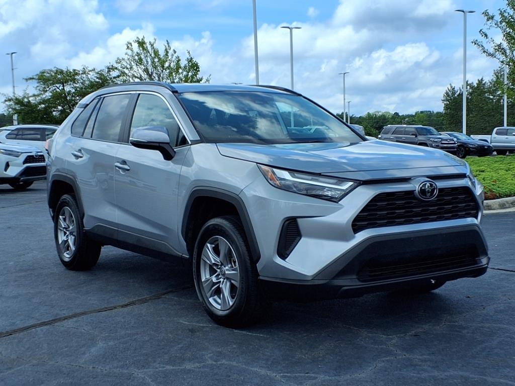 2024 Toyota RAV4 XLE photo 5