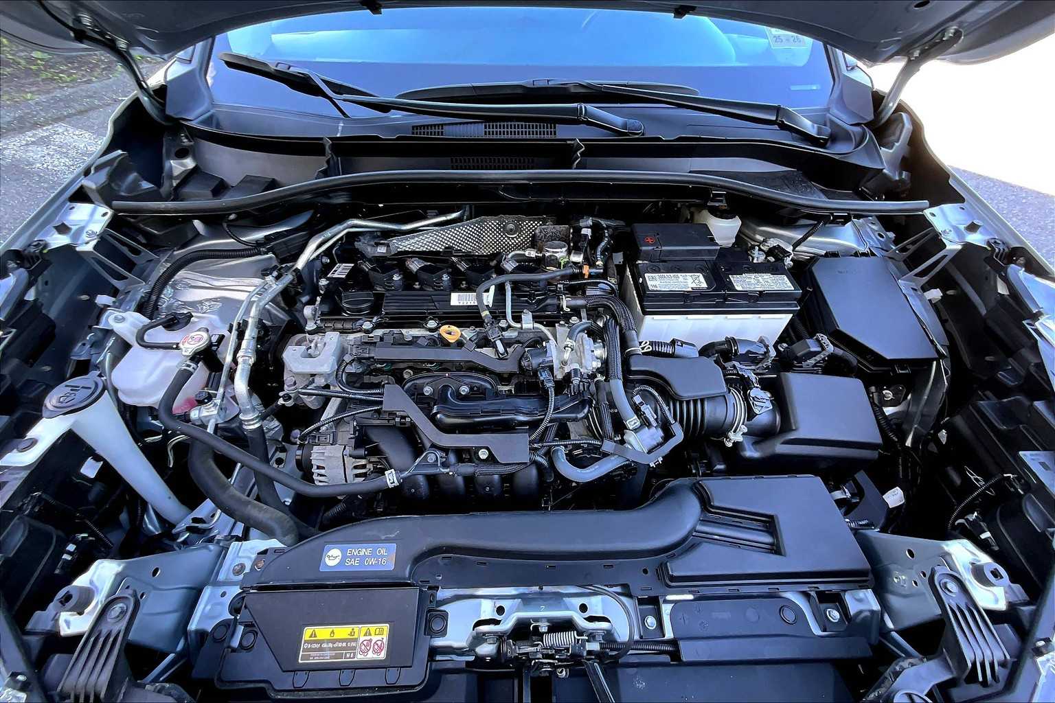 2022 Toyota Corolla Cross LE photo 28