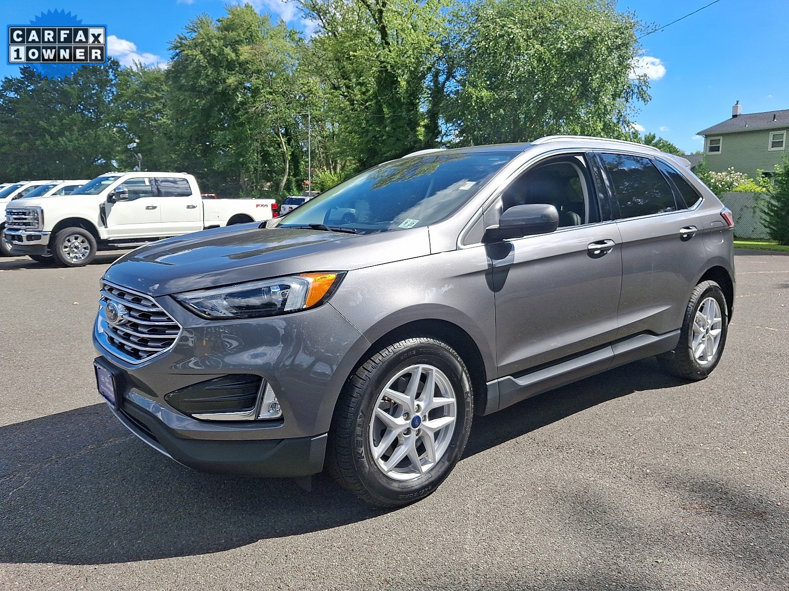 2022 Ford Edge SEL photo 2