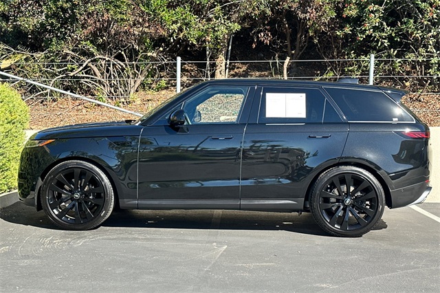 2025 Land Rover Range Rover Sport SE photo 2