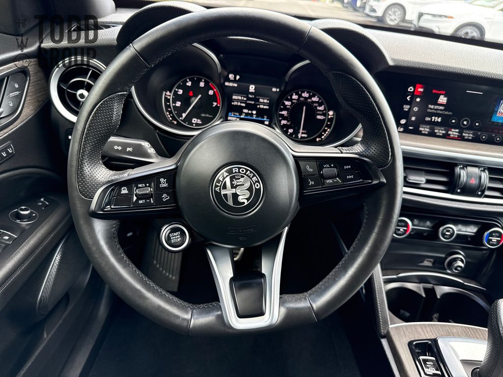 2022 Alfa Romeo Stelvio Ti photo 14