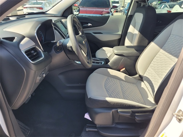 2021 Chevrolet Equinox LS photo 4