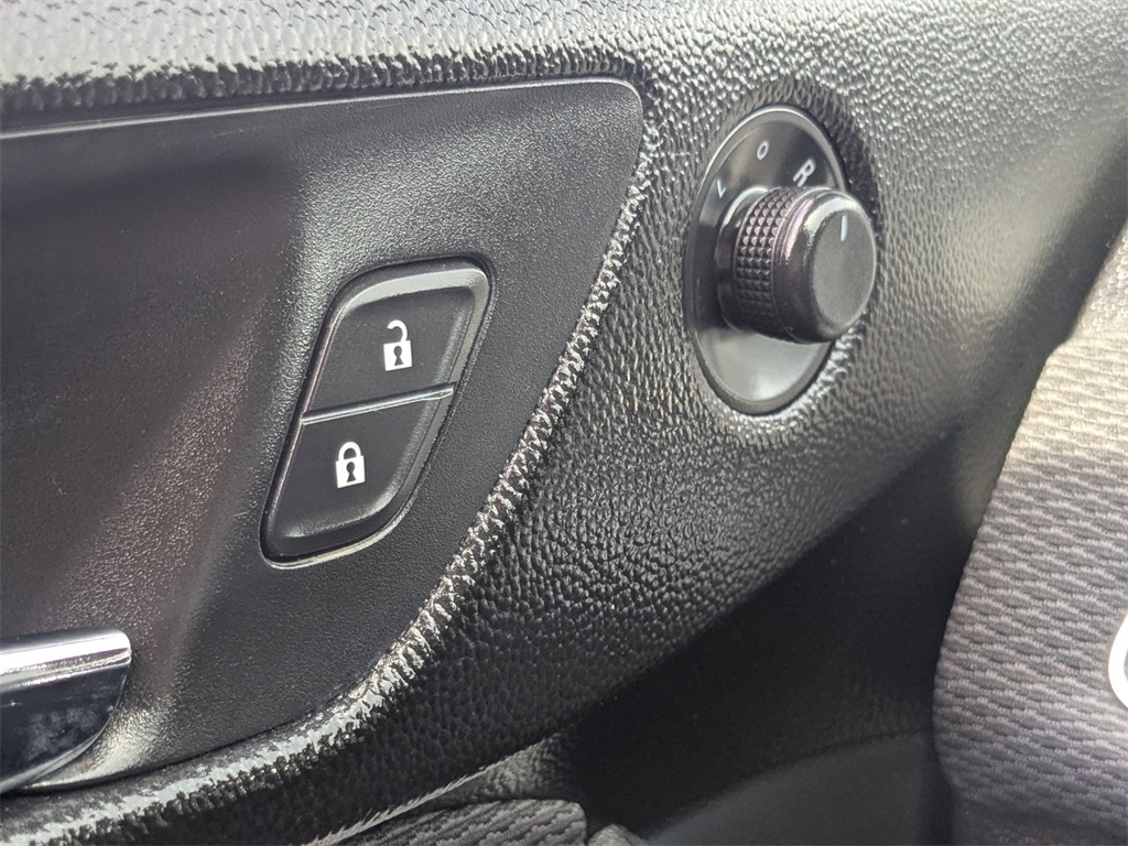 2019 Chevrolet Cruze LS photo 27