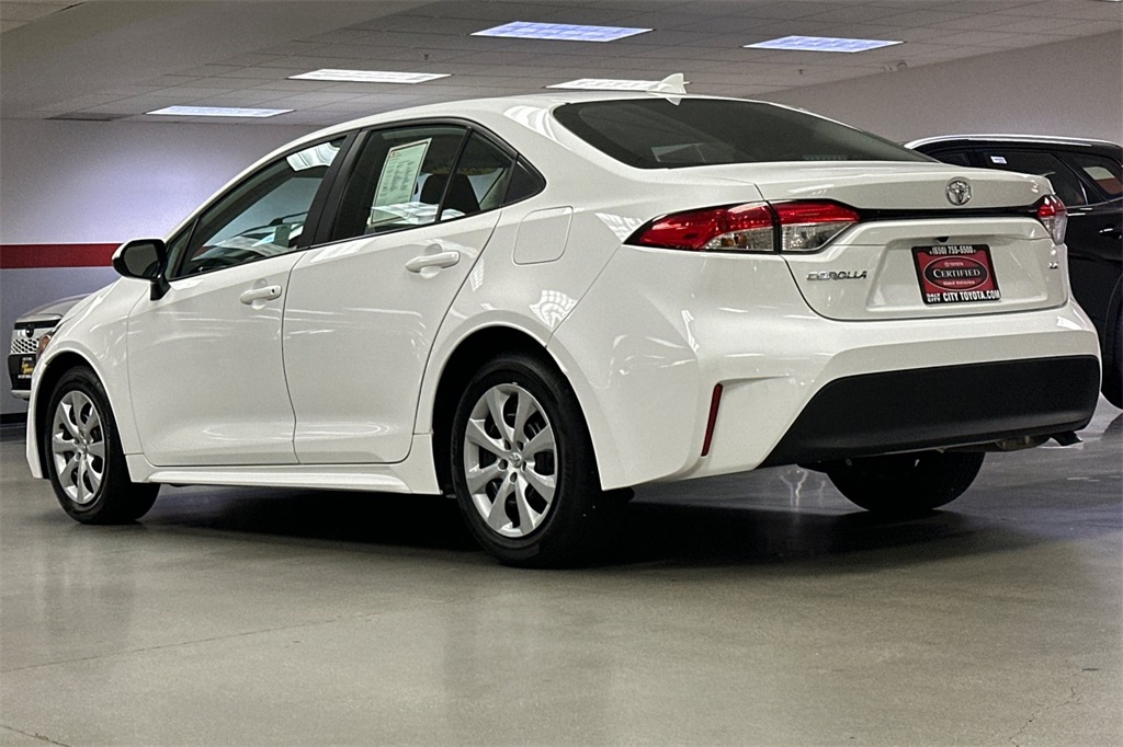 2024 Toyota Corolla LE photo 4