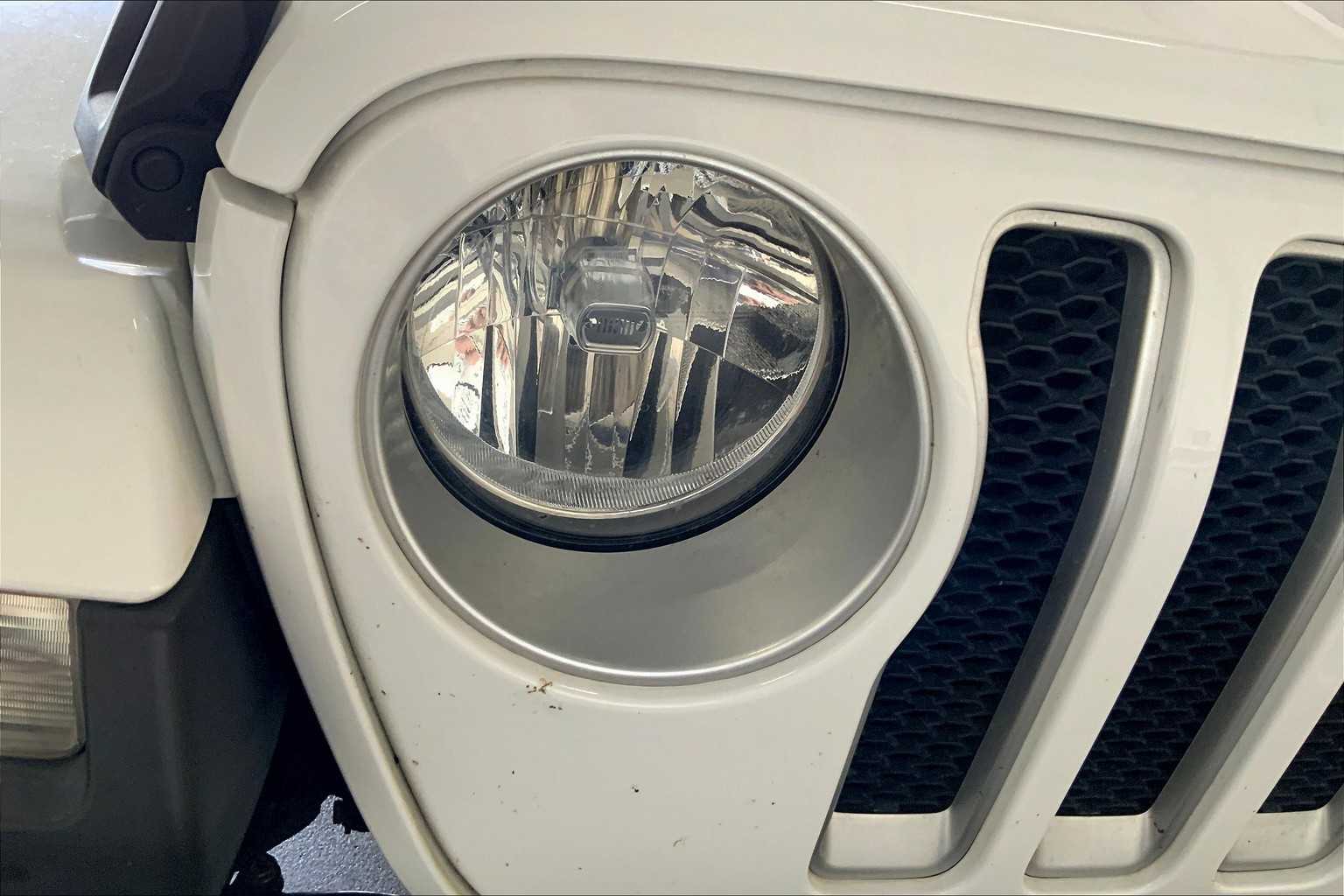2021 Jeep Wrangler Unlimited Sahara photo 11