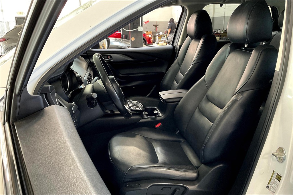 2022 Mazda CX-9 Touring photo 21