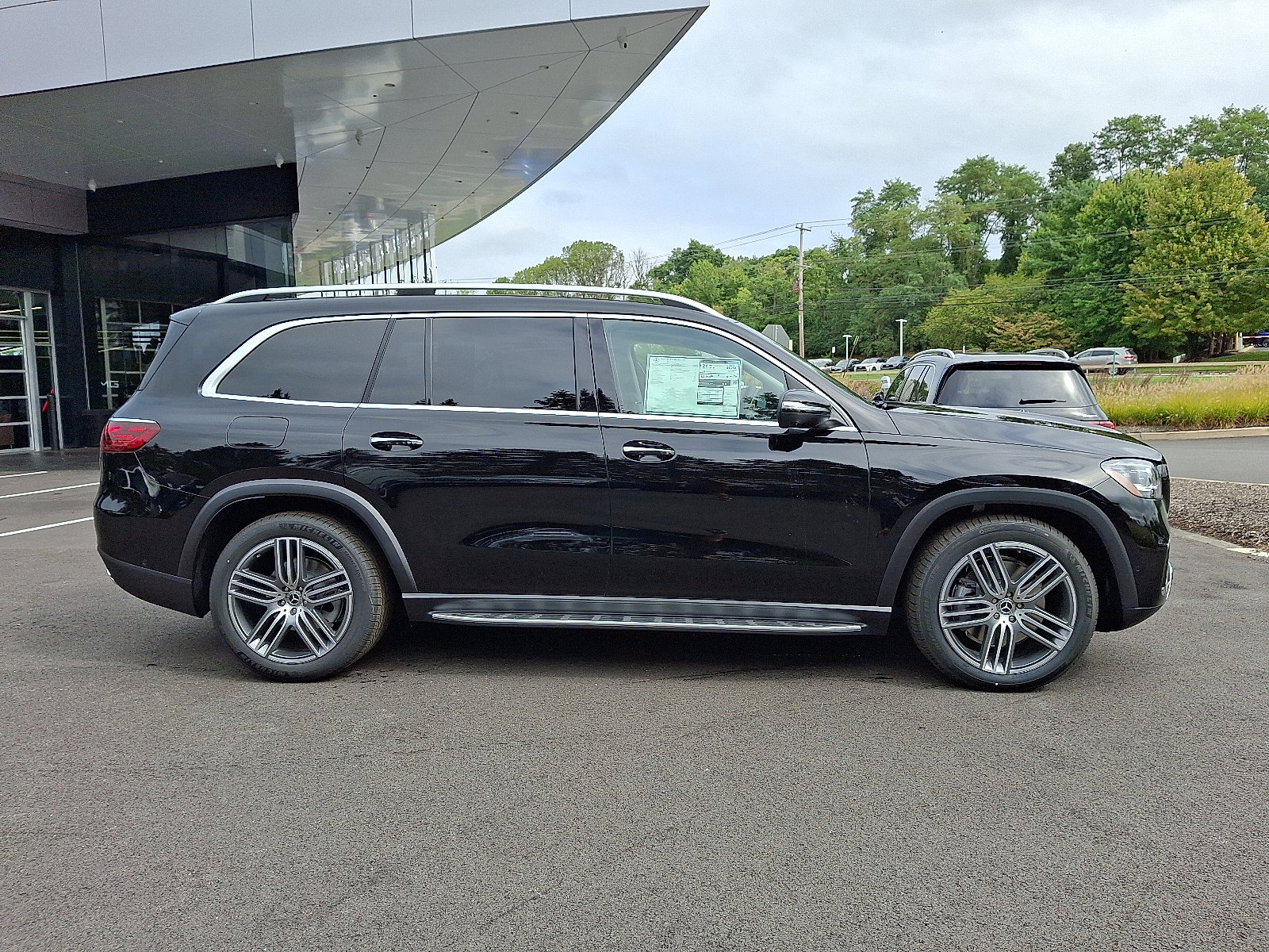 2026 Mercedes Benz GLS 450 4MATIC photo 5