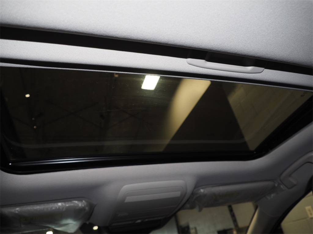 New 2025 Platinum Quartz Metallic Mazda 2.5 S Preferred image 6