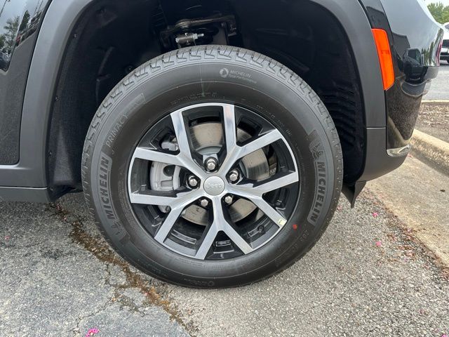 2025 Jeep Grand Cherokee Limited photo 10