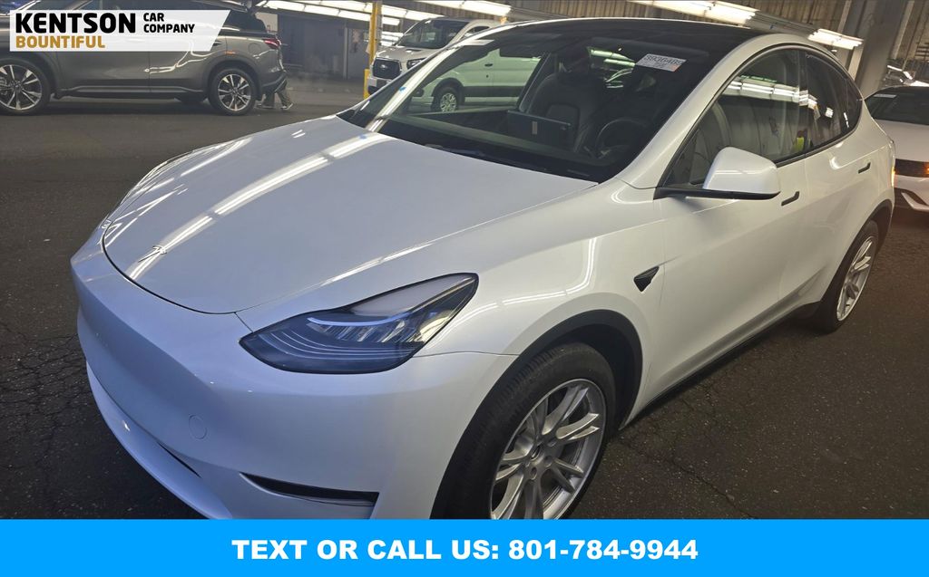 2023 Tesla Model Y Long Range's photo