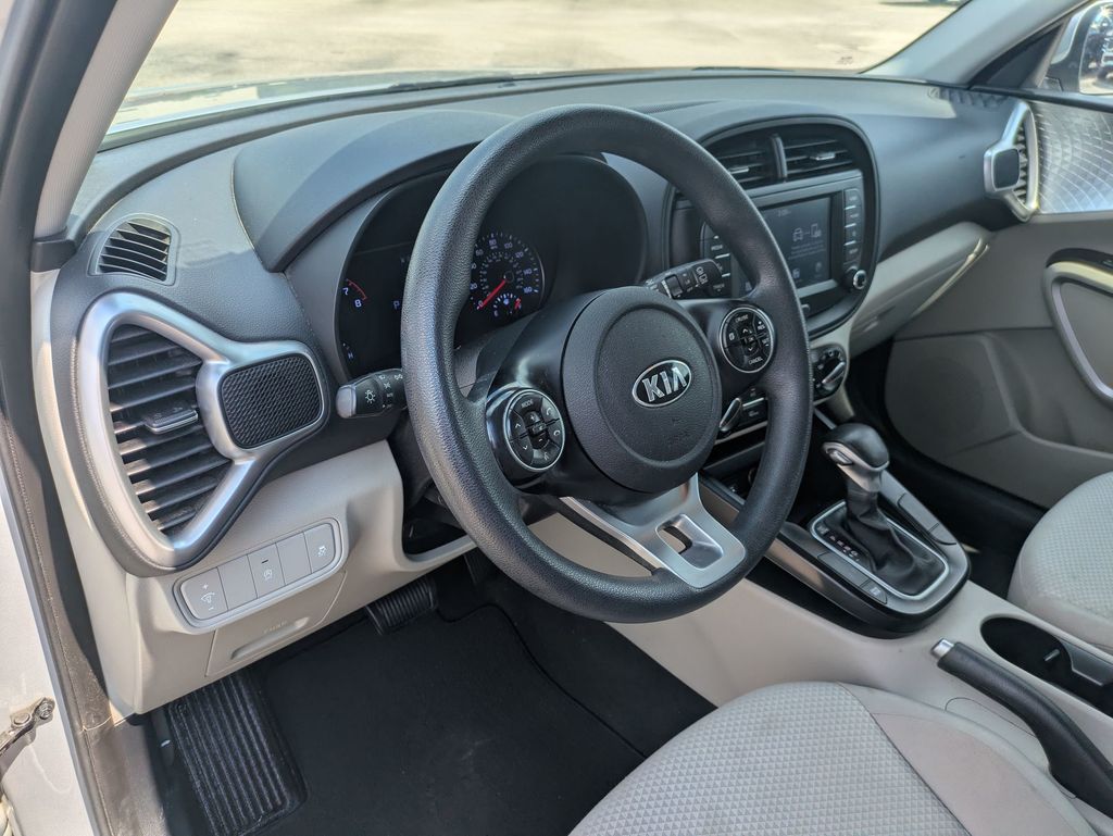 2020 Kia Soul LX S X-Line photo 8