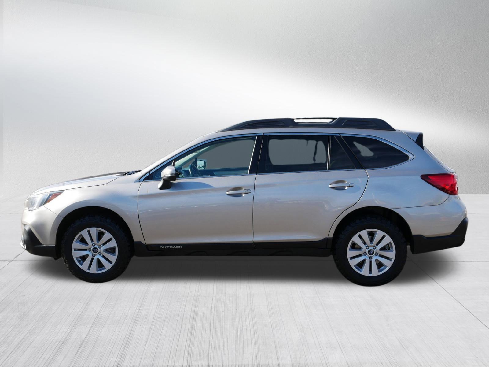 2019 Subaru Outback Premium photo 4