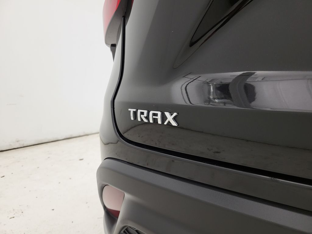 2024 Chevrolet Trax LT photo 18
