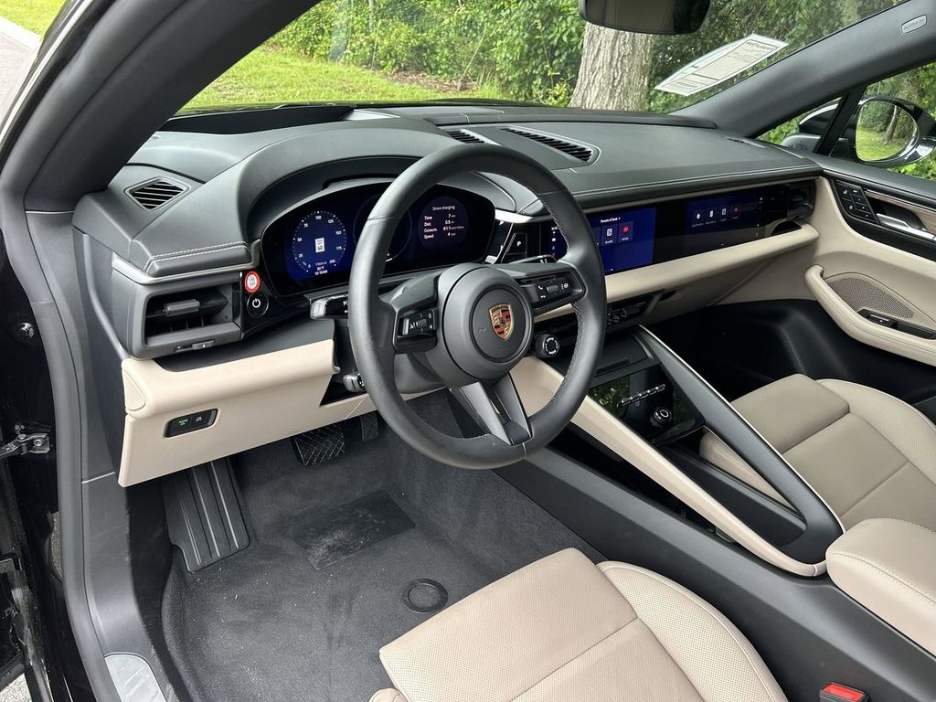 2024 Porsche Macan Electric 4 photo 12