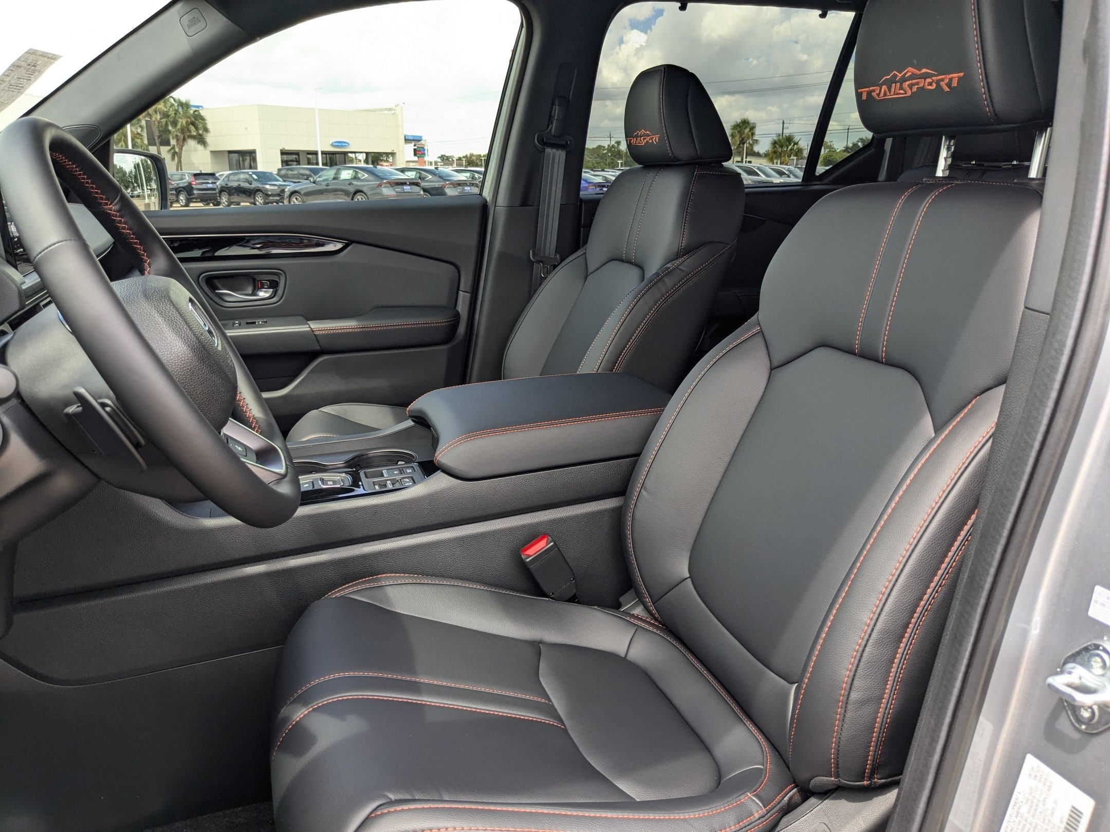 2025 Honda Pilot TrailSport photo 9