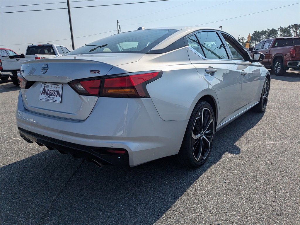 2024 Nissan Altima 2.5 SR photo 3