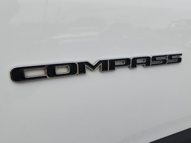 2024 Jeep Compass Latitude photo 26