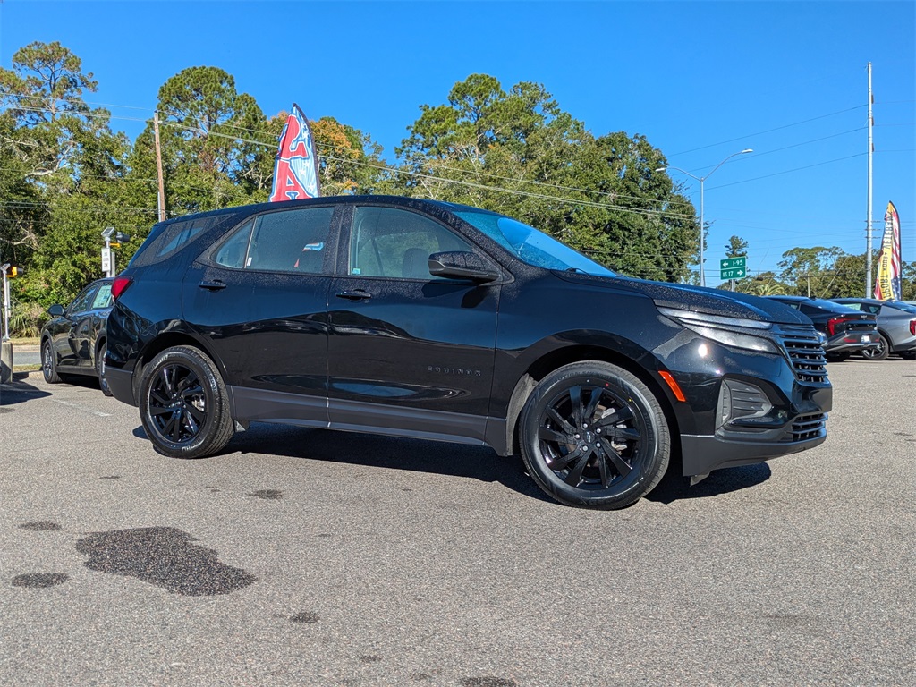 2024 Chevrolet Equinox LS's photo