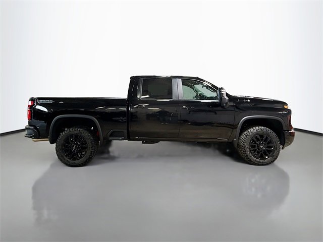 2026 Chevrolet Silverado LT photo 4