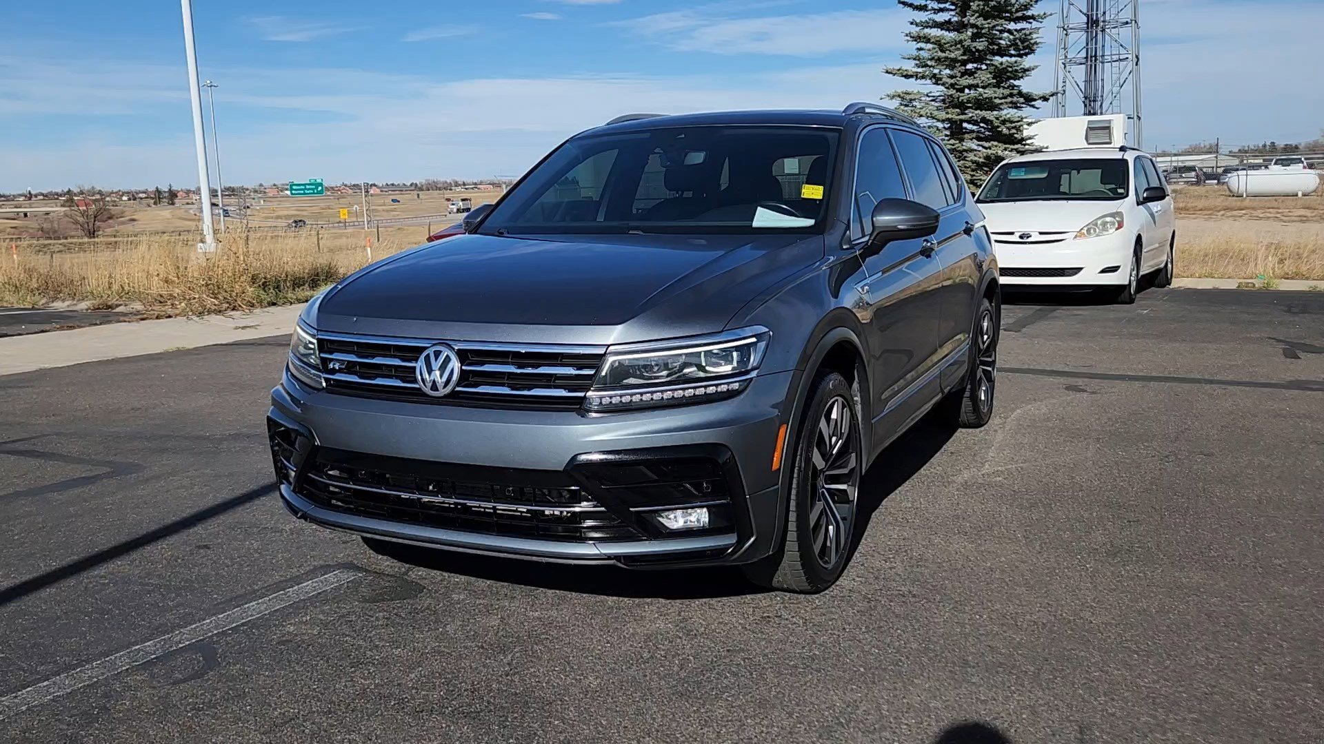 2021 Volkswagen Tiguan SEL Premium R-Line photo 4