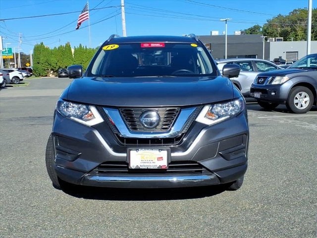 2019 Nissan Rogue SV photo 4