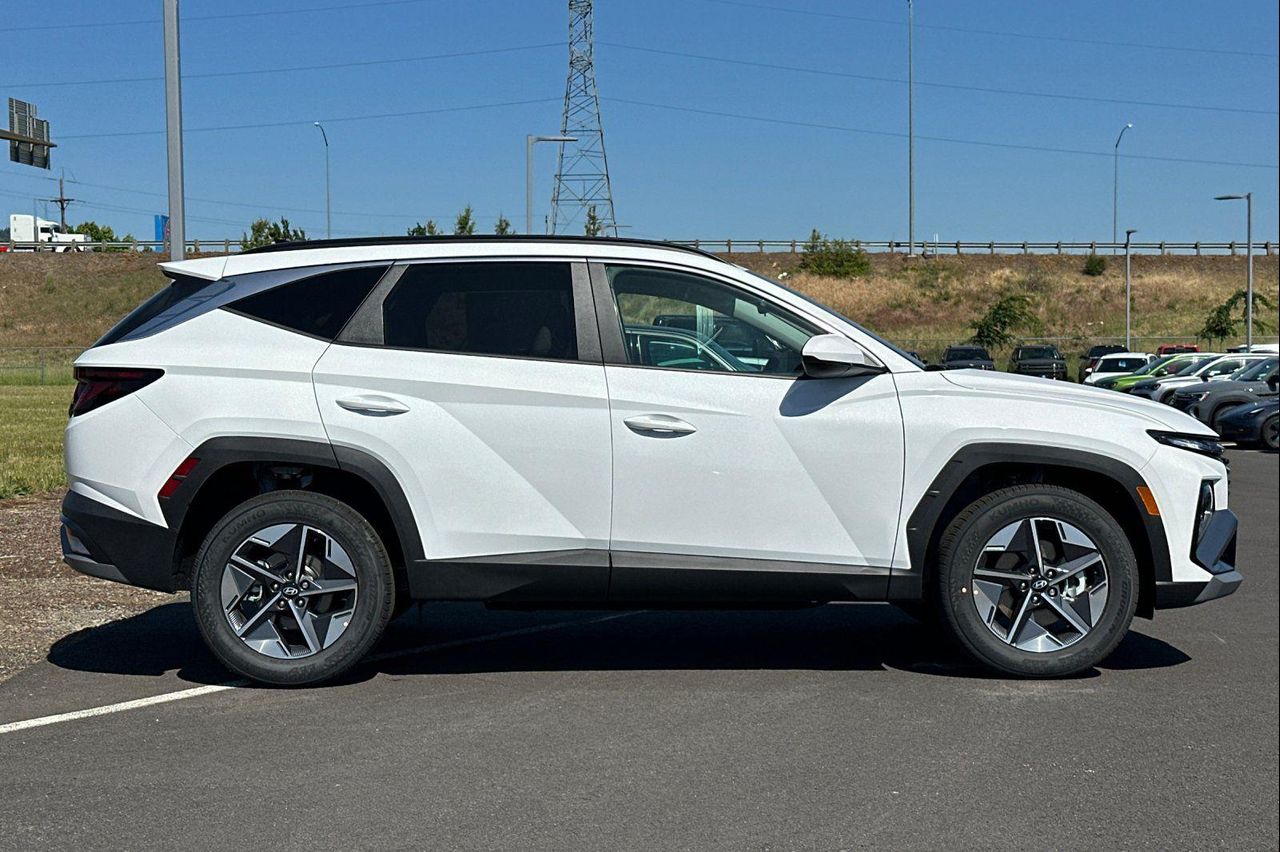 2025 Hyundai Tucson SEL photo 2