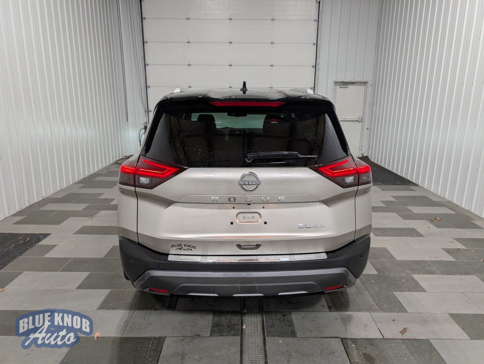 2022 Nissan Rogue SL photo 3