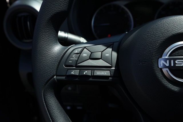 2025 Nissan Kicks Play S photo 24