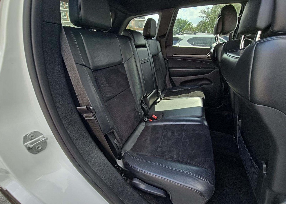 2018 Jeep Grand Cherokee Altitude photo 3