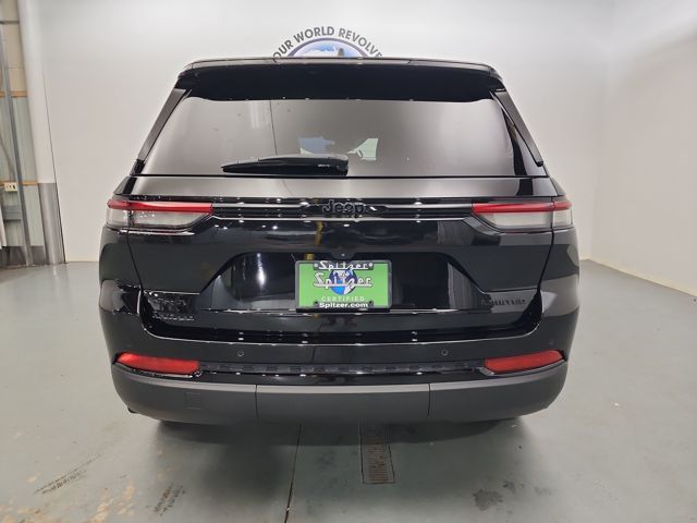 2023 Jeep Grand Cherokee Limited photo 2