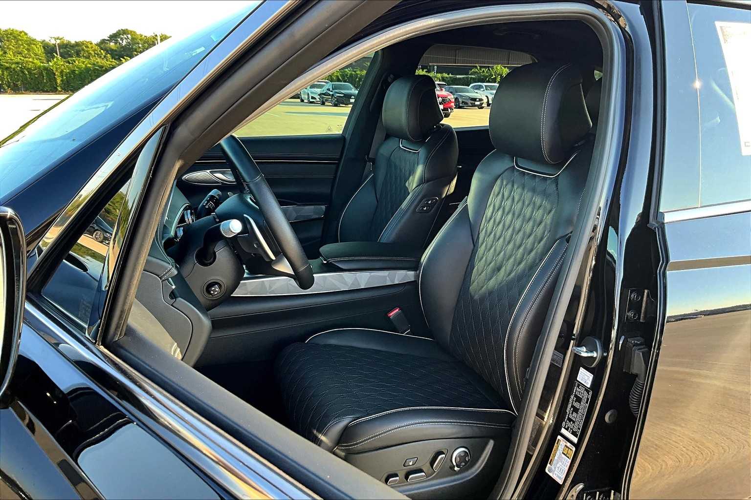 2025 Genesis GV70 3.5T Sport photo 7