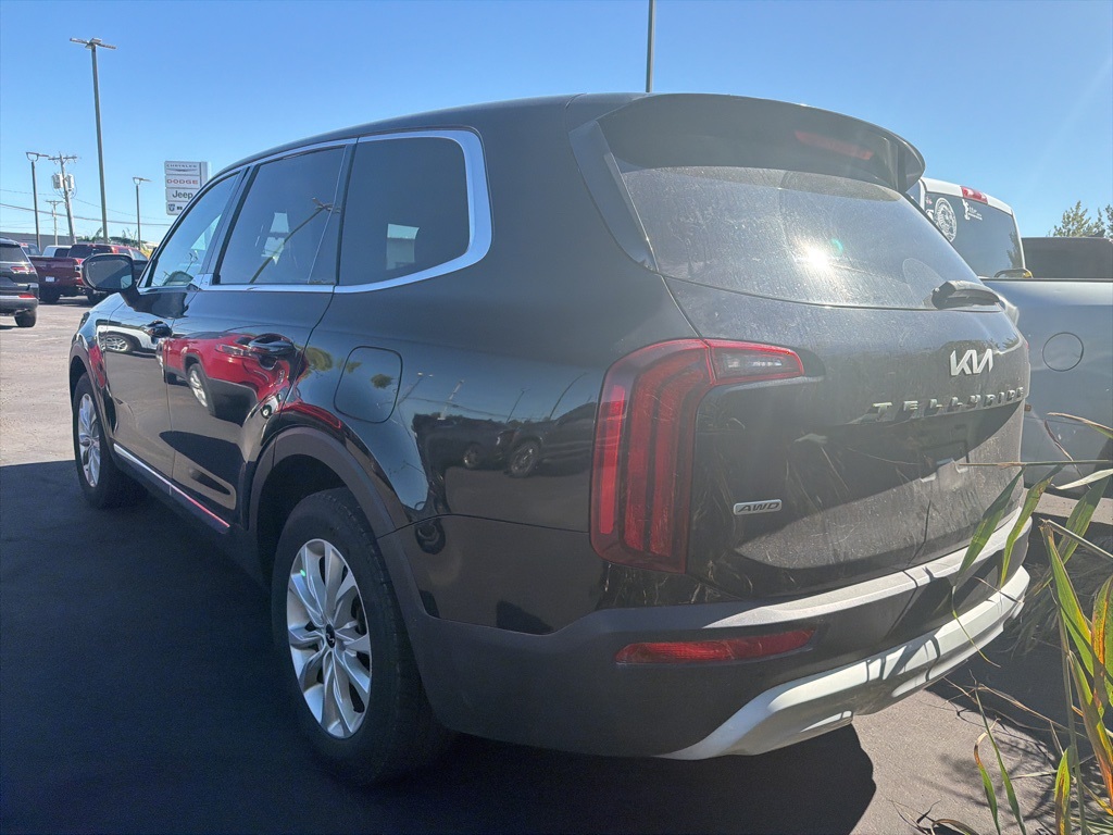 2022 Kia Telluride LX photo 2