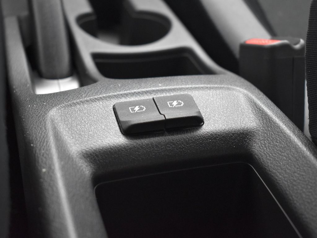 2025 Nissan Versa 1.6 S photo 11