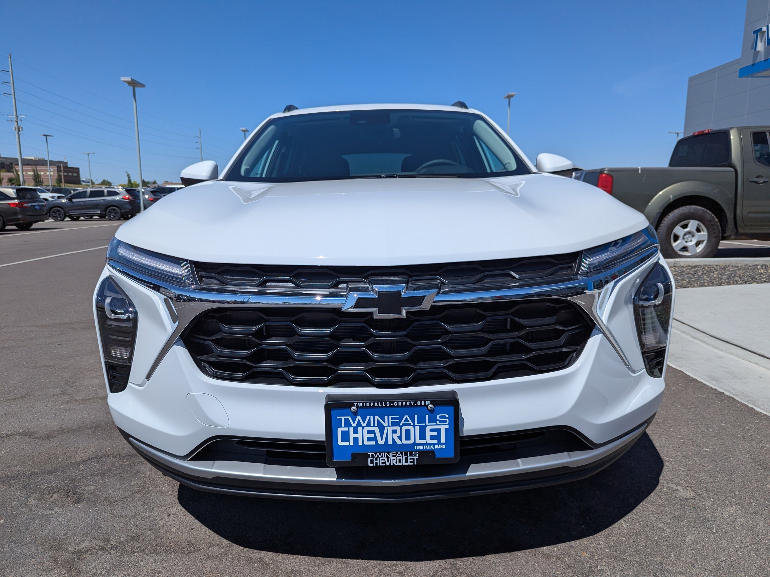 2025 Chevrolet Trax LT photo 3
