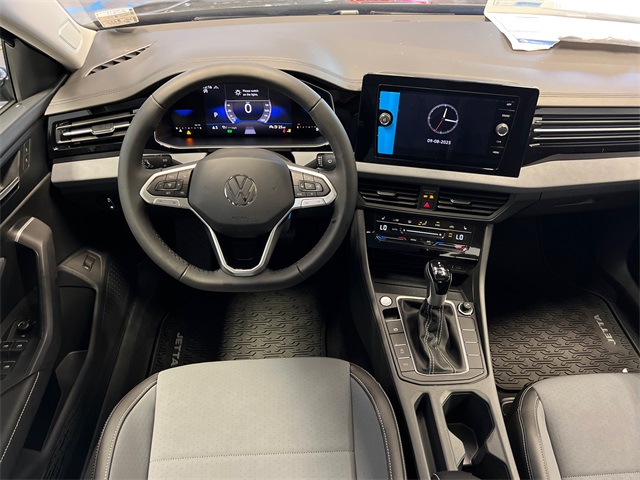 2025 Volkswagen Jetta 1.5T SE photo 11
