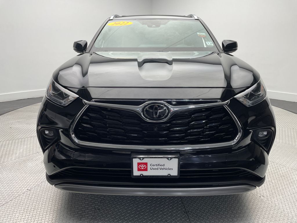 2022 Toyota Highlander Platinum photo 2