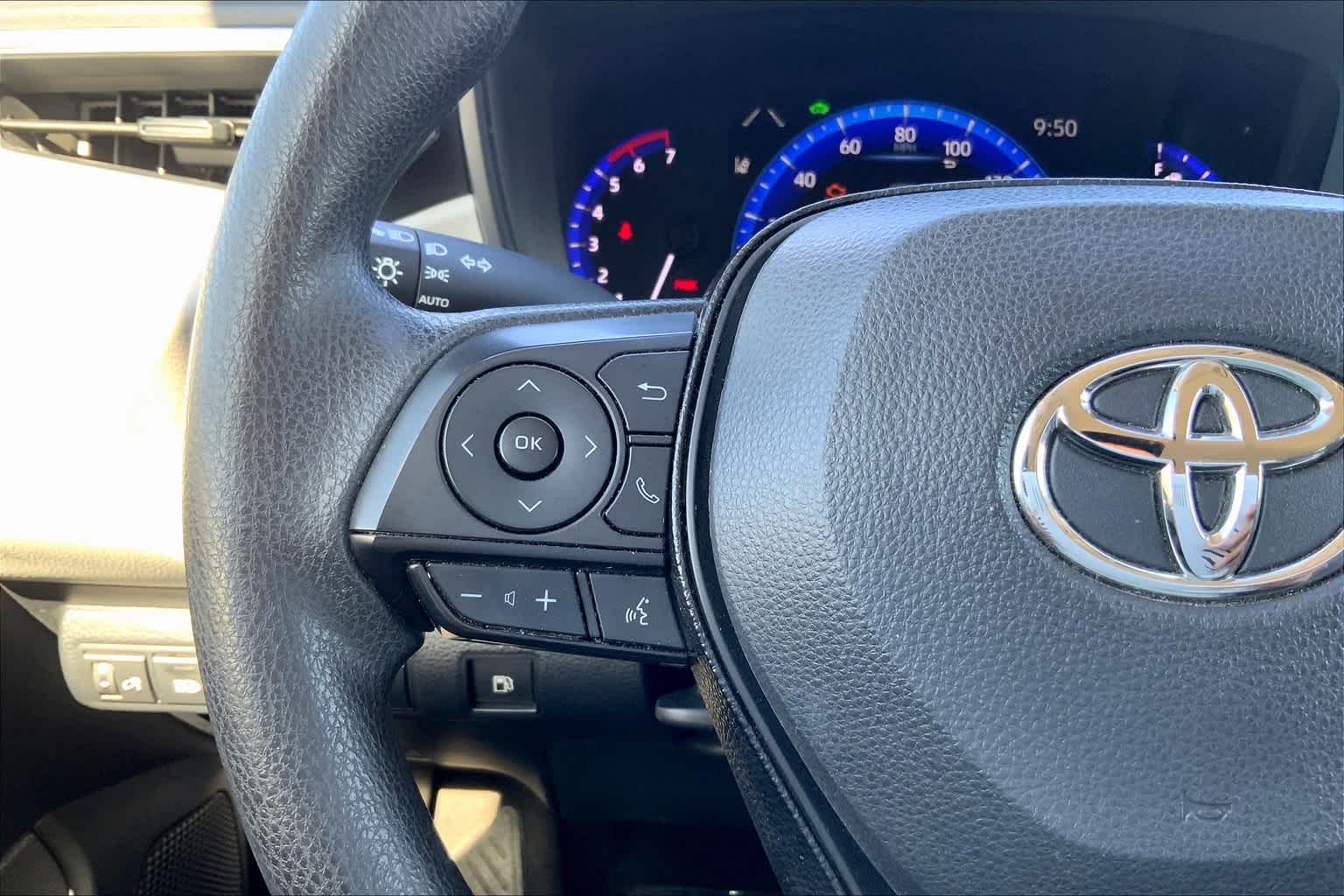 2021 Toyota Corolla Hybrid LE photo 21