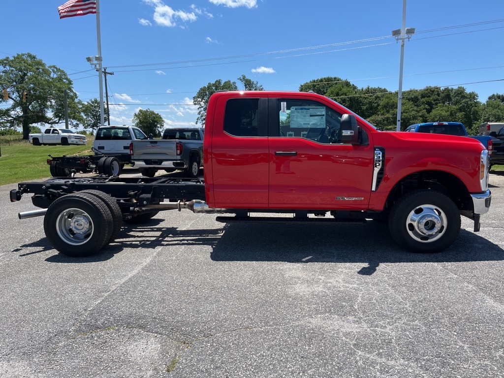 2024 Ford F-350 XL photo 4