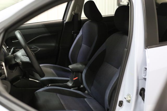 2025 Nissan Versa SV photo 9