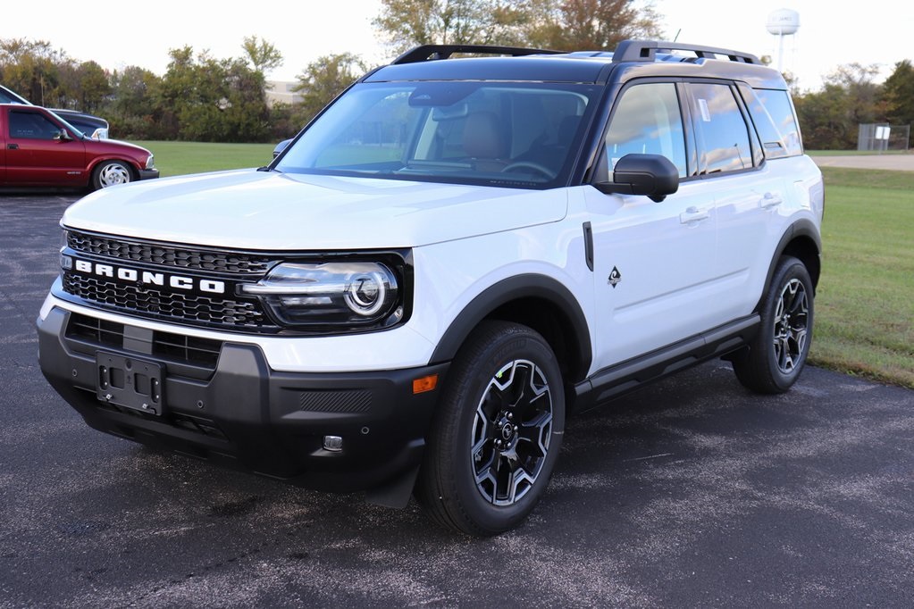 2025 Ford Bronco Sport Outer Banks photo 4
